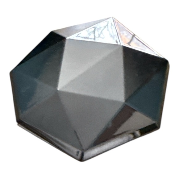 MAC Cosmetics Medium Plus Powder - Picture 3 of 4